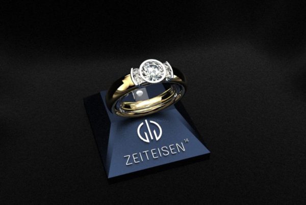 Ring mit einem 0.5 ct. Diamant und vier weiteren Diamanten aus Gelbgold